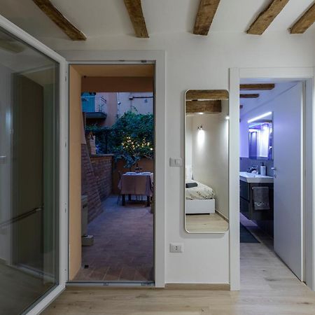 Luxury Suite In The Center I Private Patio & Kitchen Bolonya Dış mekan fotoğraf