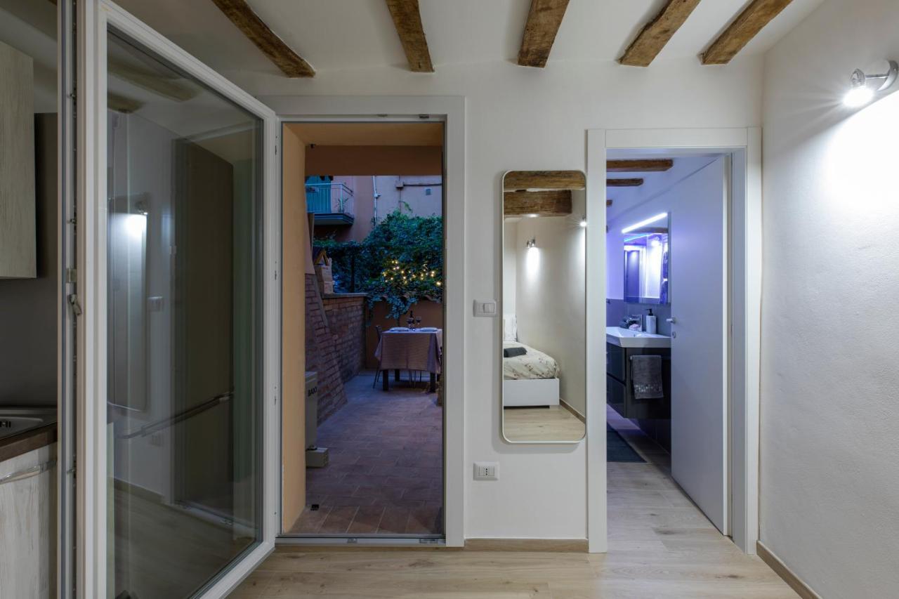 Luxury Suite In The Center I Private Patio & Kitchen Bolonya Dış mekan fotoğraf